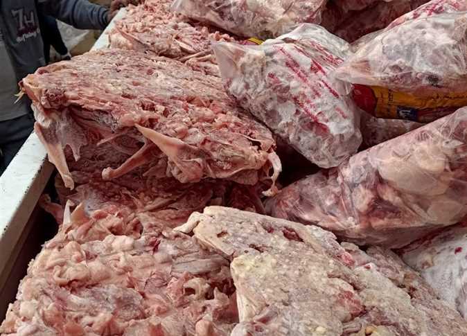 حملات تفتيشية مكثفة علي أماكن بيع وحفظ اللحوم واىدواجن والأسماك