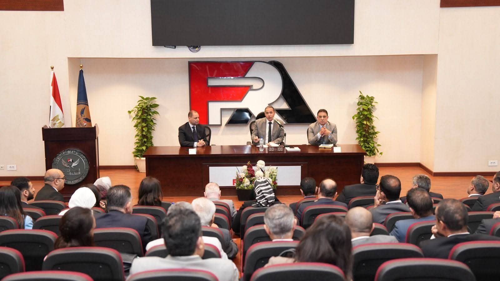 الدكتور إسلام عزام، رئيس الهيئة العامة للرقابة المالية