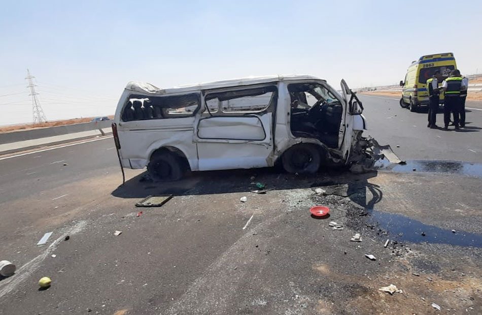 حادث إنقلاب سيارة ميكروباص