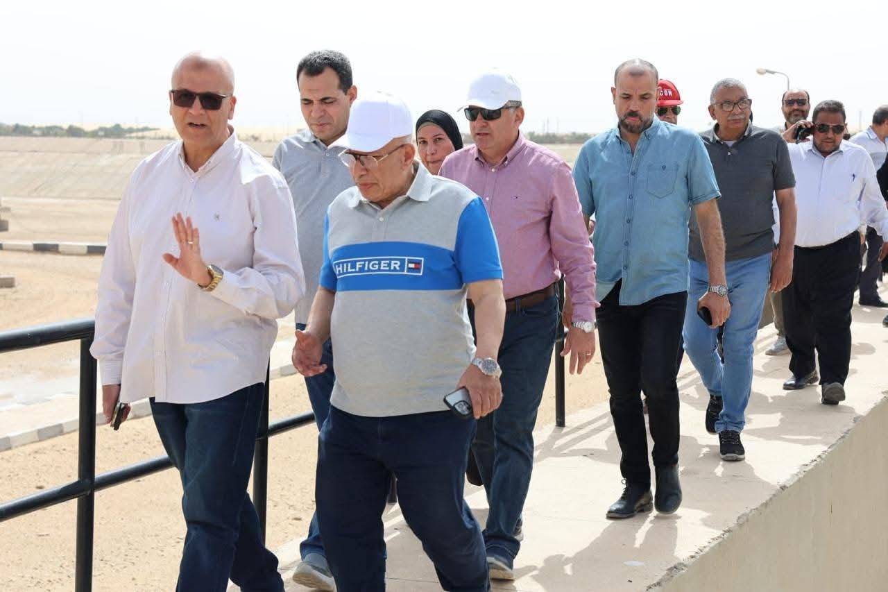 نائب وزيرة الإسكان يتابع مشروعات «حياة كريمة» بالمنيا