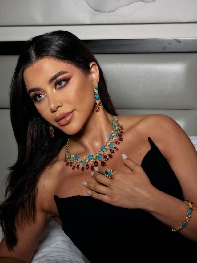 الفنانة يارا السكري