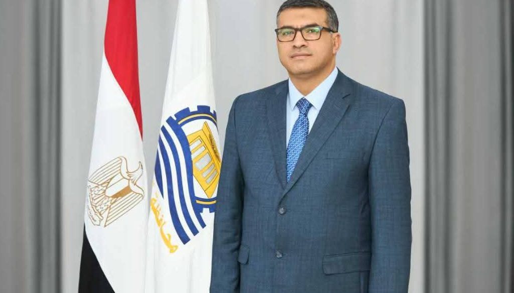 محافظ قنا