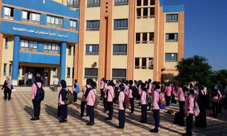 مدارس المتفوقين في العلوم والتكنولوجيا (STEM)