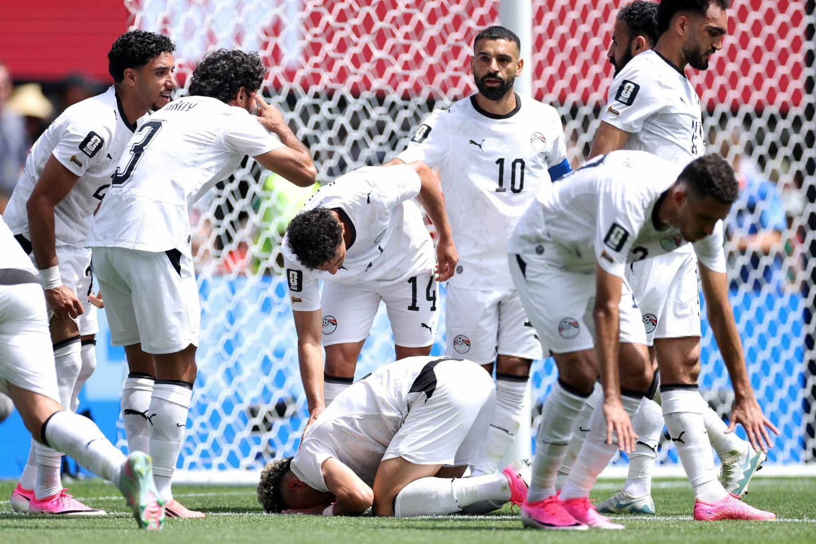 مصر تتأهل لدور الـ32 في كأس العالم لأول مرة بتاريخها.. وتصطدم بأستراليا الجمعة