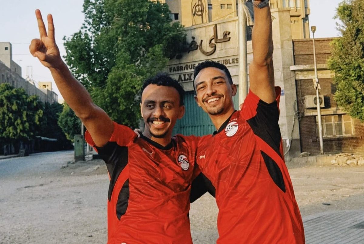 أبطال فيلم "محمود التاني" يحتفلون بفوز منتخب مصر على أستراليا بصور جديدة