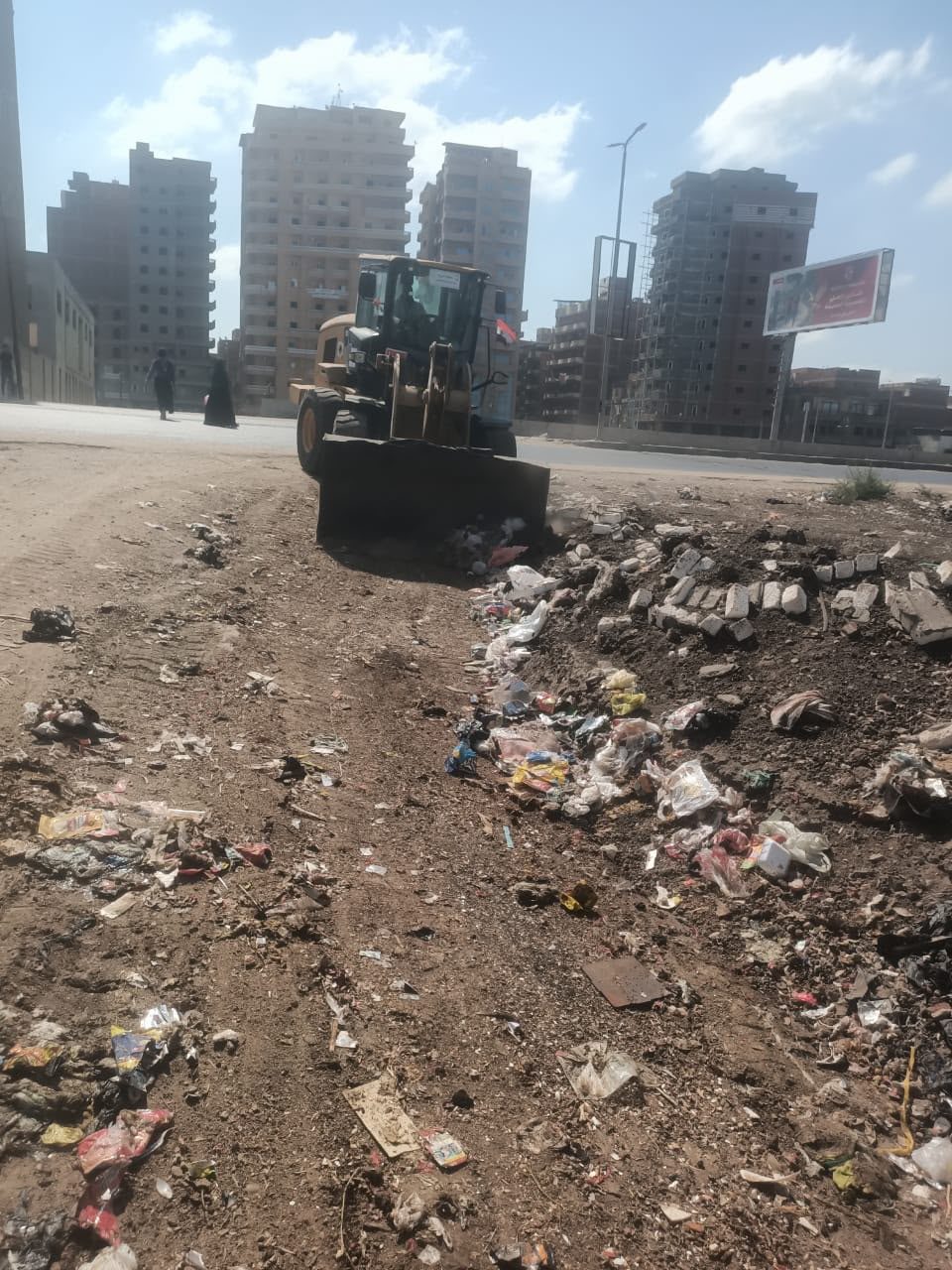 رفع بؤر المخلفات والتراكمات التاريخية