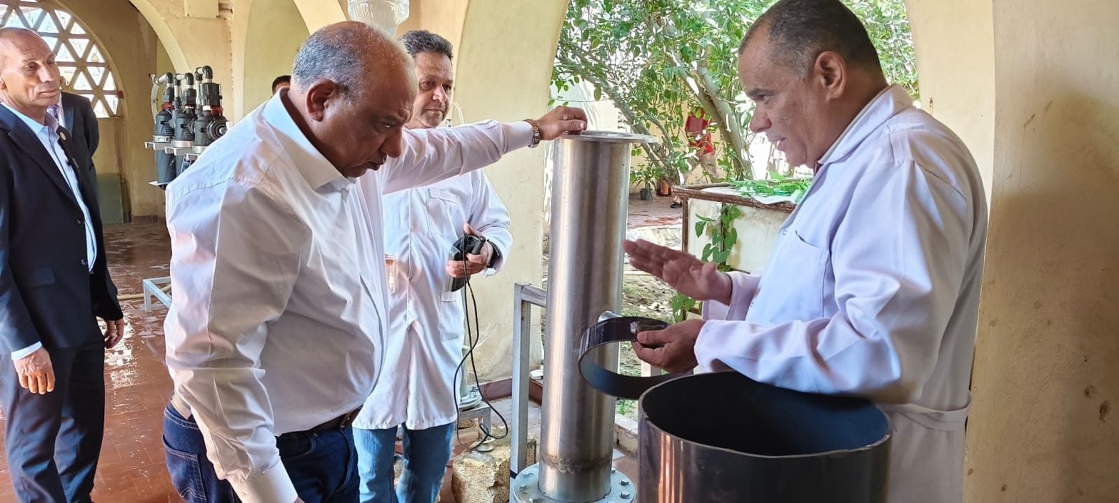 وزير الكهرباء