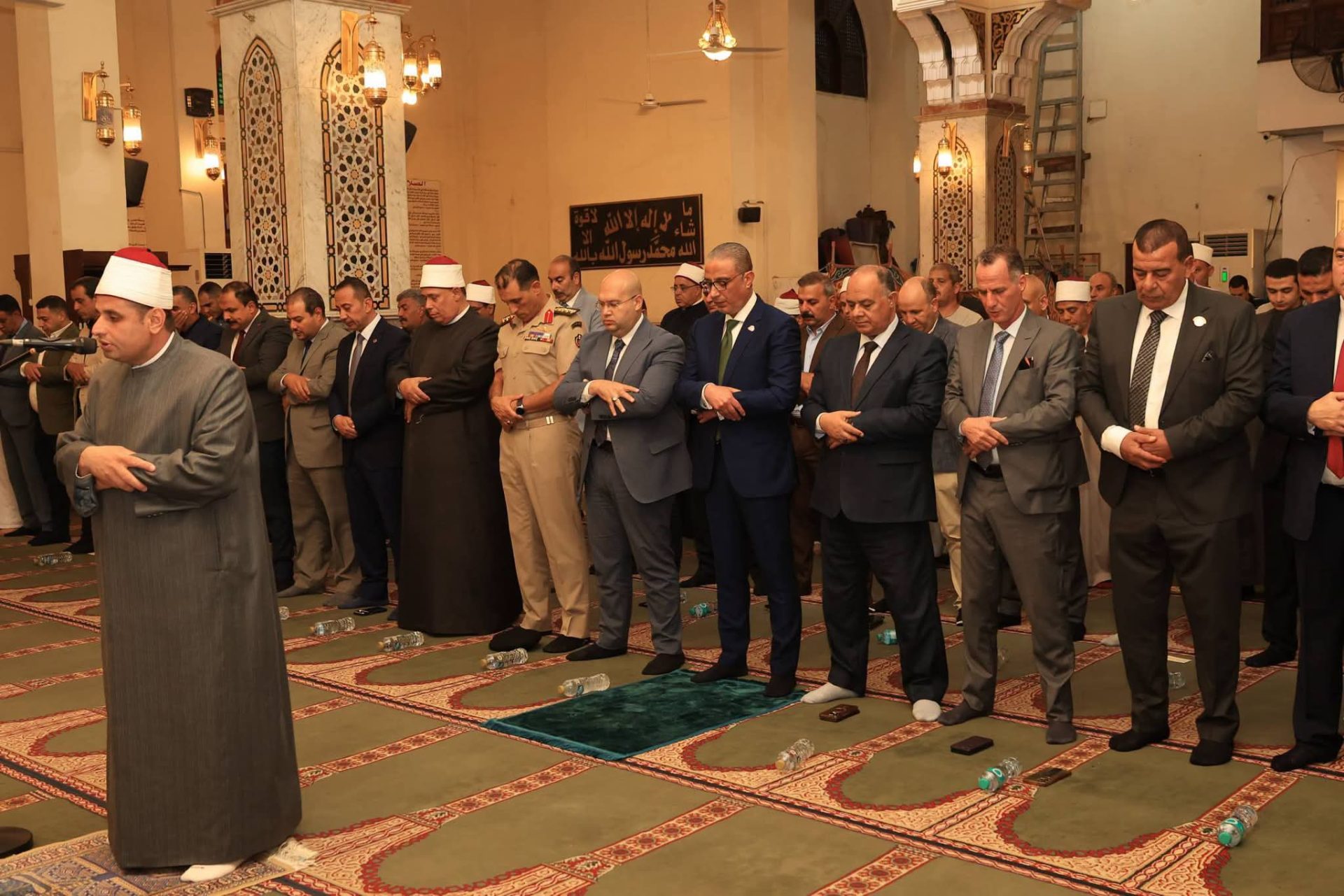 أثناء تأدية الصلاة