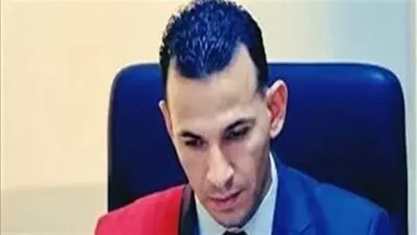 المستشار المزيف