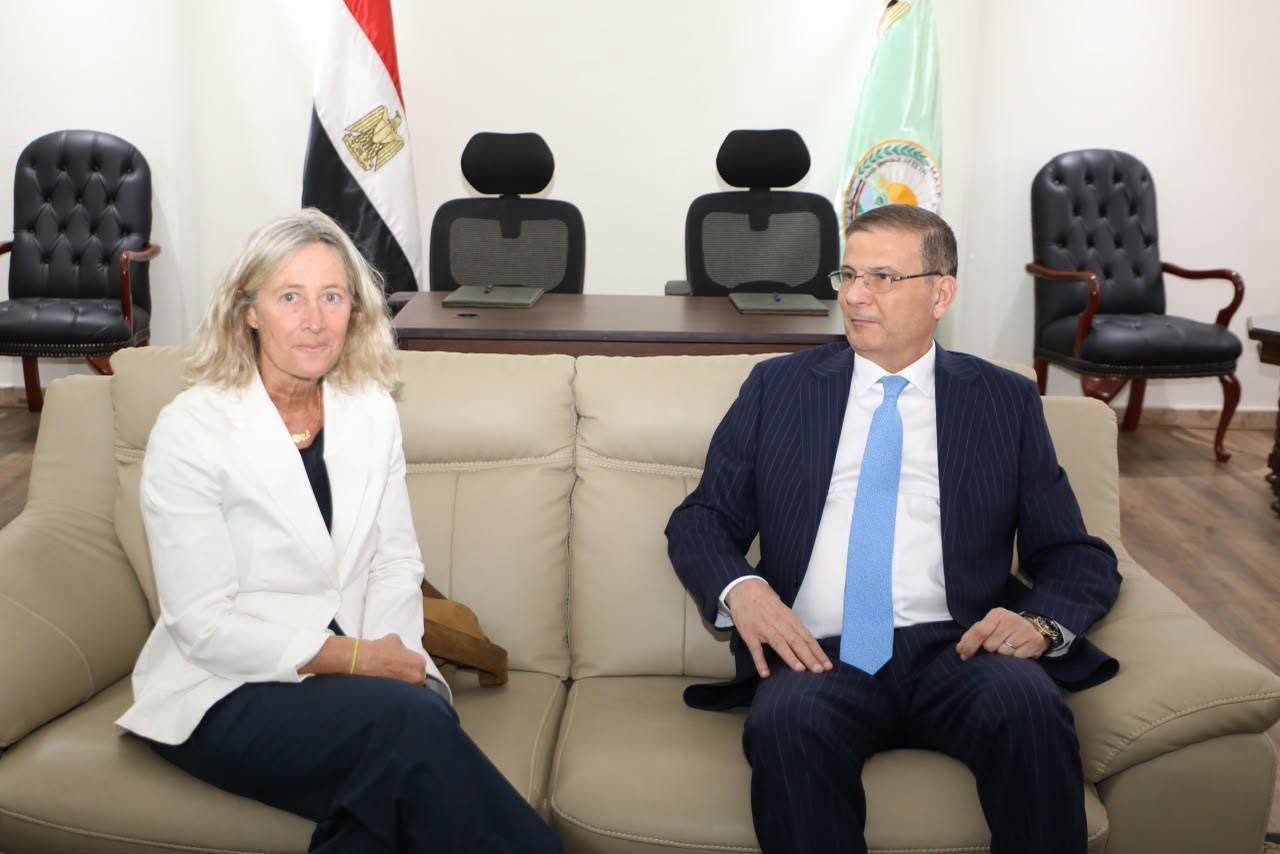 وزير الزراعة ومدير البرامج بالوكالة الإيطالية للتعاون من أجل التنمية