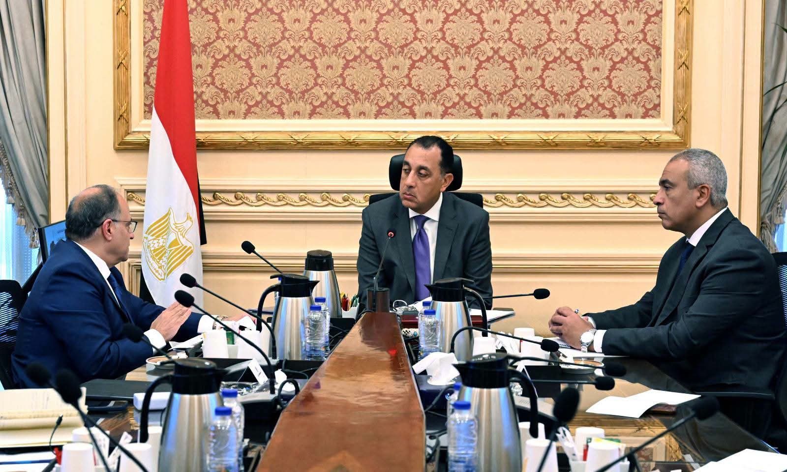 خلال الاجتماع