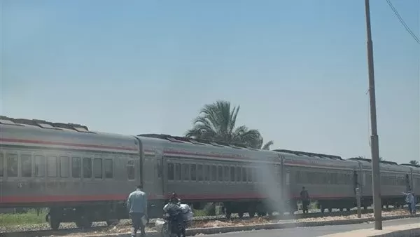 سقوط كابل ضغط عالٍ أمام قطار 983 المتجه إلى خط الصعيد
