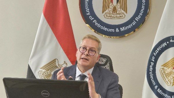 وزير البترولة