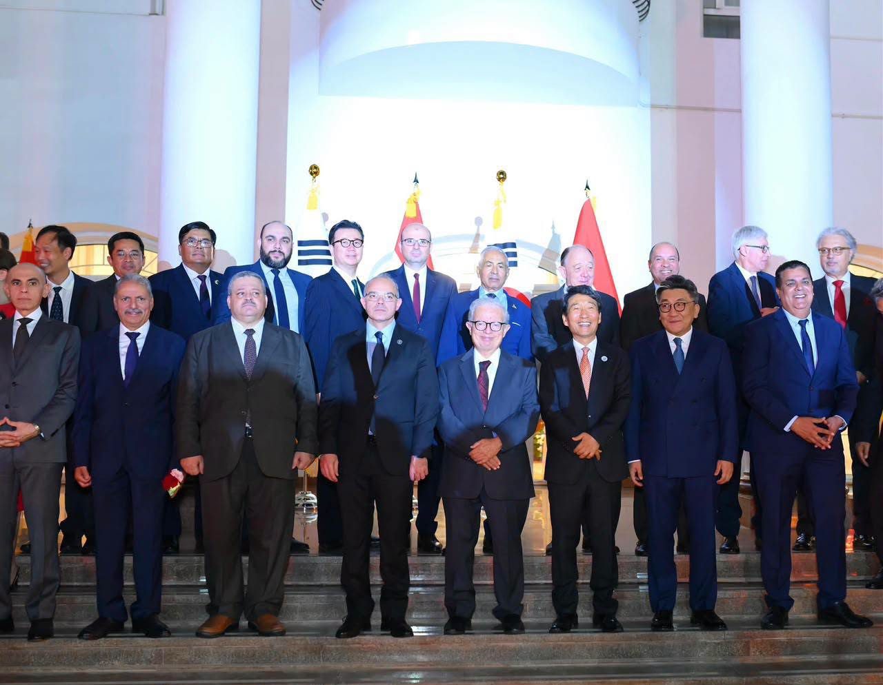 خلال المؤتمر