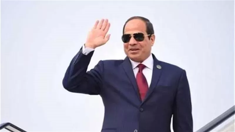 الرئيس السيسي يضع إكليلاً من الزهور على النصب التذكاري لشهداء القوات المسلحة وقبري السادات وناصر