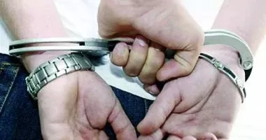 طعنهم بسلاح أبيض.. ضبط المتهم بقتل والديه في الغربية
