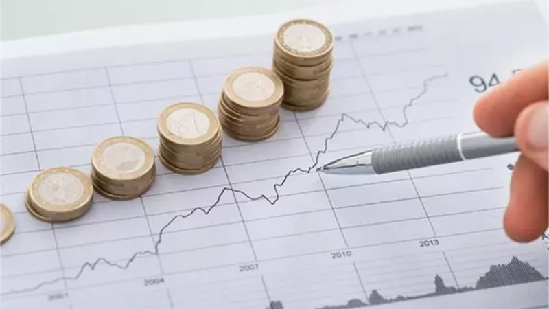 خبير اقتصادي يوضح أسباب تراجع التضخم في مصر إلى 13.9% وموقف أسعار الفائدة