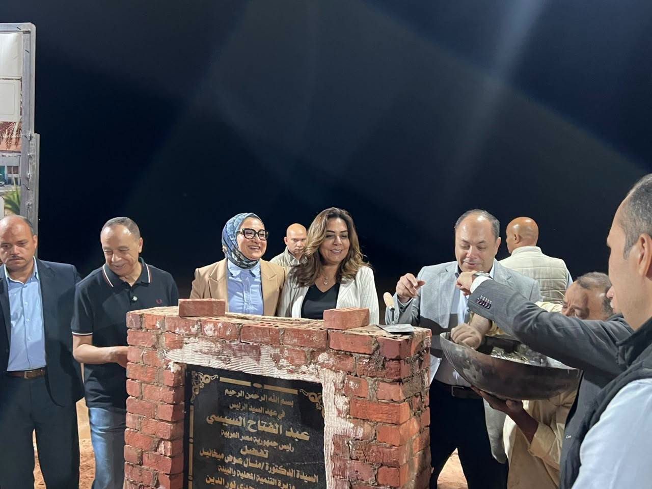 بحضور منال عوض.. هيئة تنمية الصعيد تضع حجر الأساس لمجمع الصناعات الغذائية للتمور والثلاجات بالداخلة باستثمارات تنموية واعدة