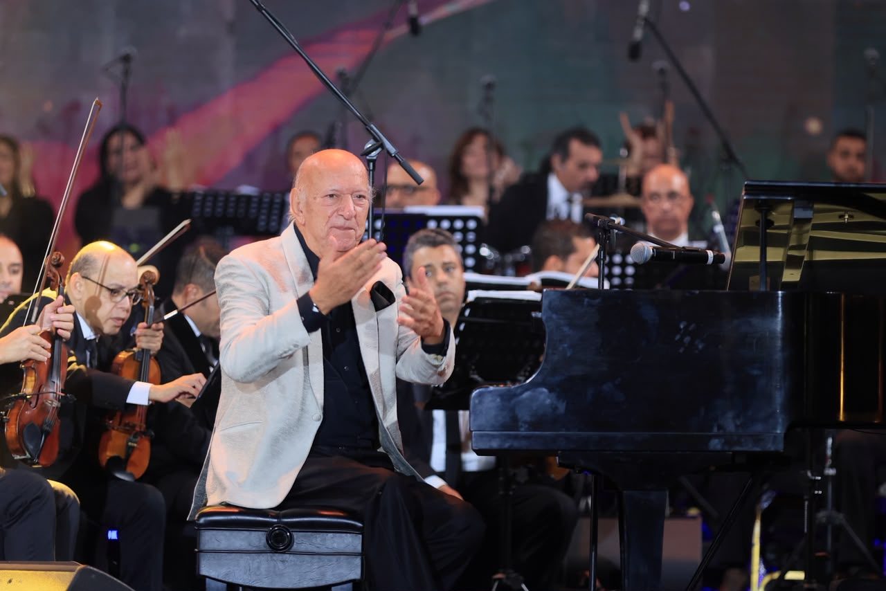 عمر خيرت يتألق في افتتاح مهرجان الفسطاط الشتوي بتنظيم وليد منصور