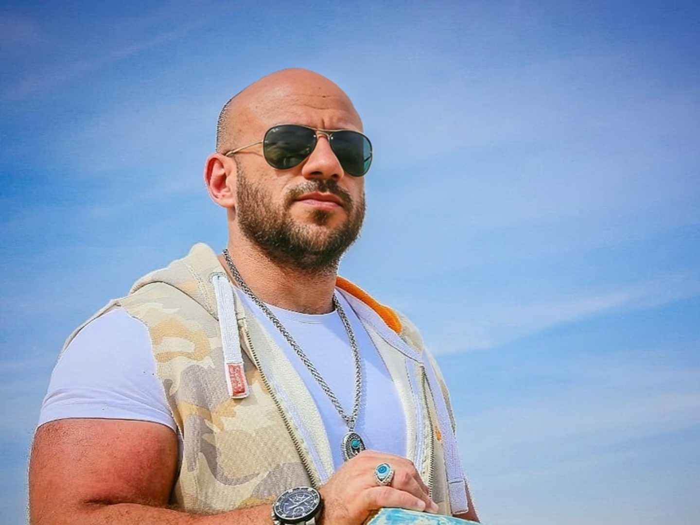 أحمد مكي يخوض السباق الرمضاني لعام 2027 بمسلسل الفلكي تأليف أحمد مراد وإخراج أبو بكر شوقي