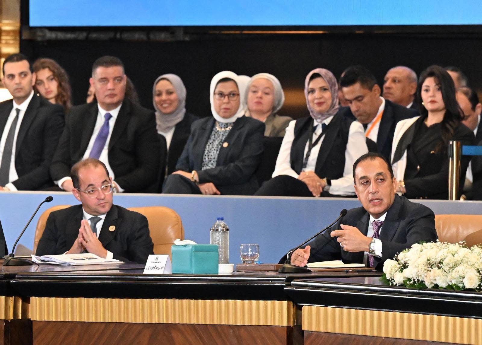 مدبولي: برنامج كبير سيقوم الرئيس بإطلاقه والإعلان عنه ويشمل: السكن بالإيجار والإسكان الاجتماعي ومشروعات الإٍسكان التي تناسب متوسطي الدخل