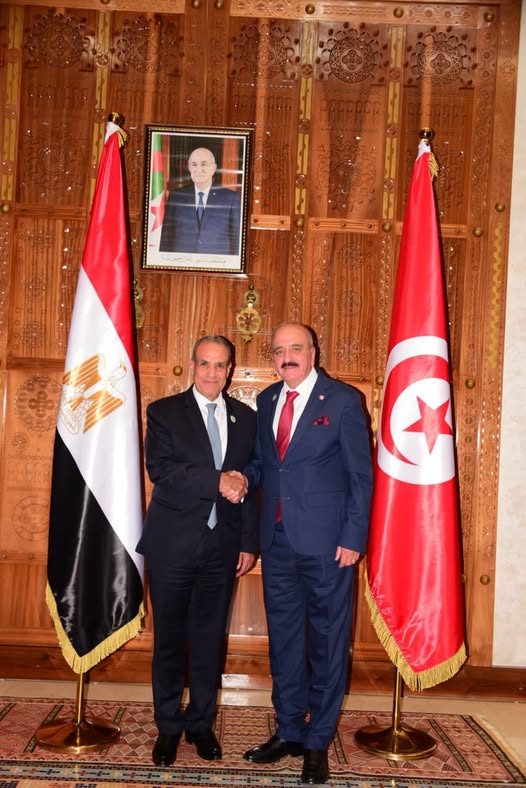 وزير الخارجية يلتقي نظيره التونسي على هامش الاجتماع الوزاري لآلية دول الجوار الثلاثية حول ليبيا