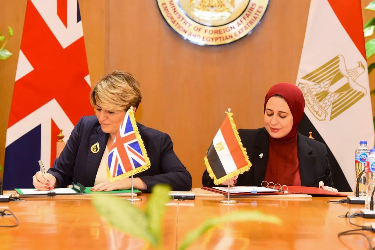 مصر والمملكة المتحدة توقعان مذكرة تفاهم لإرساء الشراكة المصرية البريطانية للنمو الأخضر