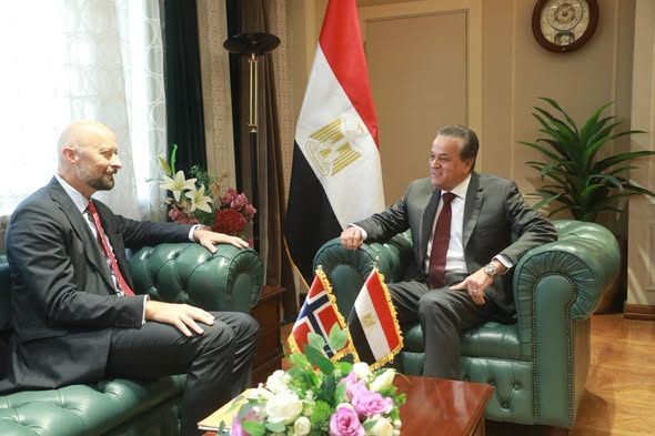 وزير الصحة يستقبل السفير النرويجي لبحث سبل تعزيز التعاون في القطاع الصحي